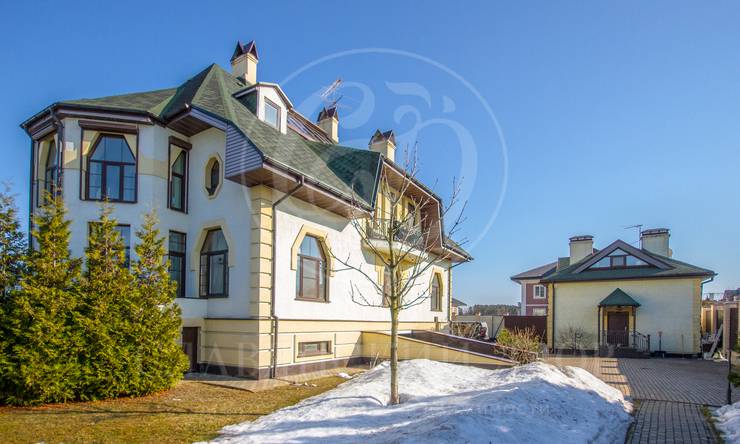 На продажу дом в поселке Архангельское-2