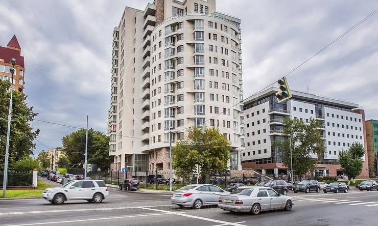 Речная Легенда (Дом на Саввинской набережной)