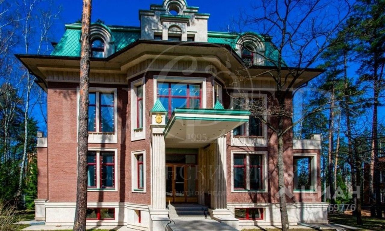 На продажу дом в поселке ФРМУ (КП Фонда развития Международного университета)