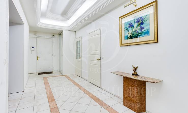 Лот-10559-176636 Продажа квартиры Остоженка