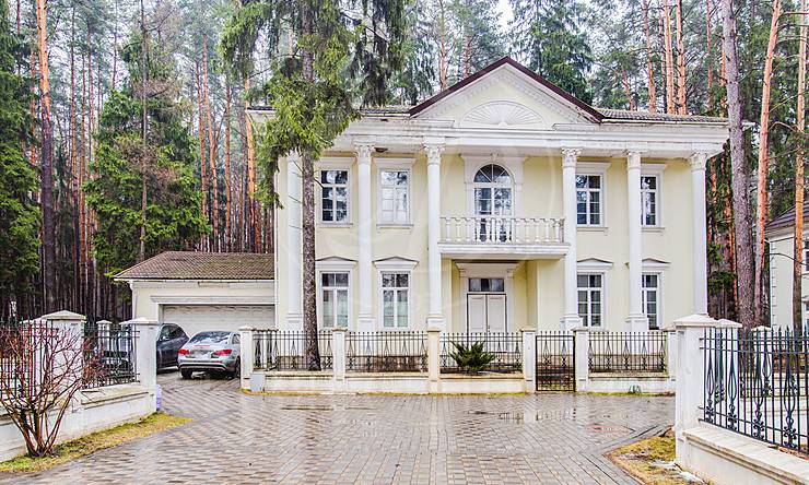 Лот-8653-207362 продажа дома 1-е Успенское шоссе Лебединое озеро