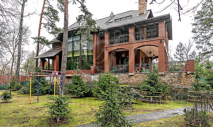 В аренду дом в поселке Усово-5