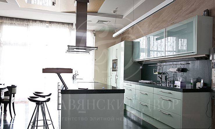 Лот-11439-210165 Продажа квартиры Хамовники, Плющиха