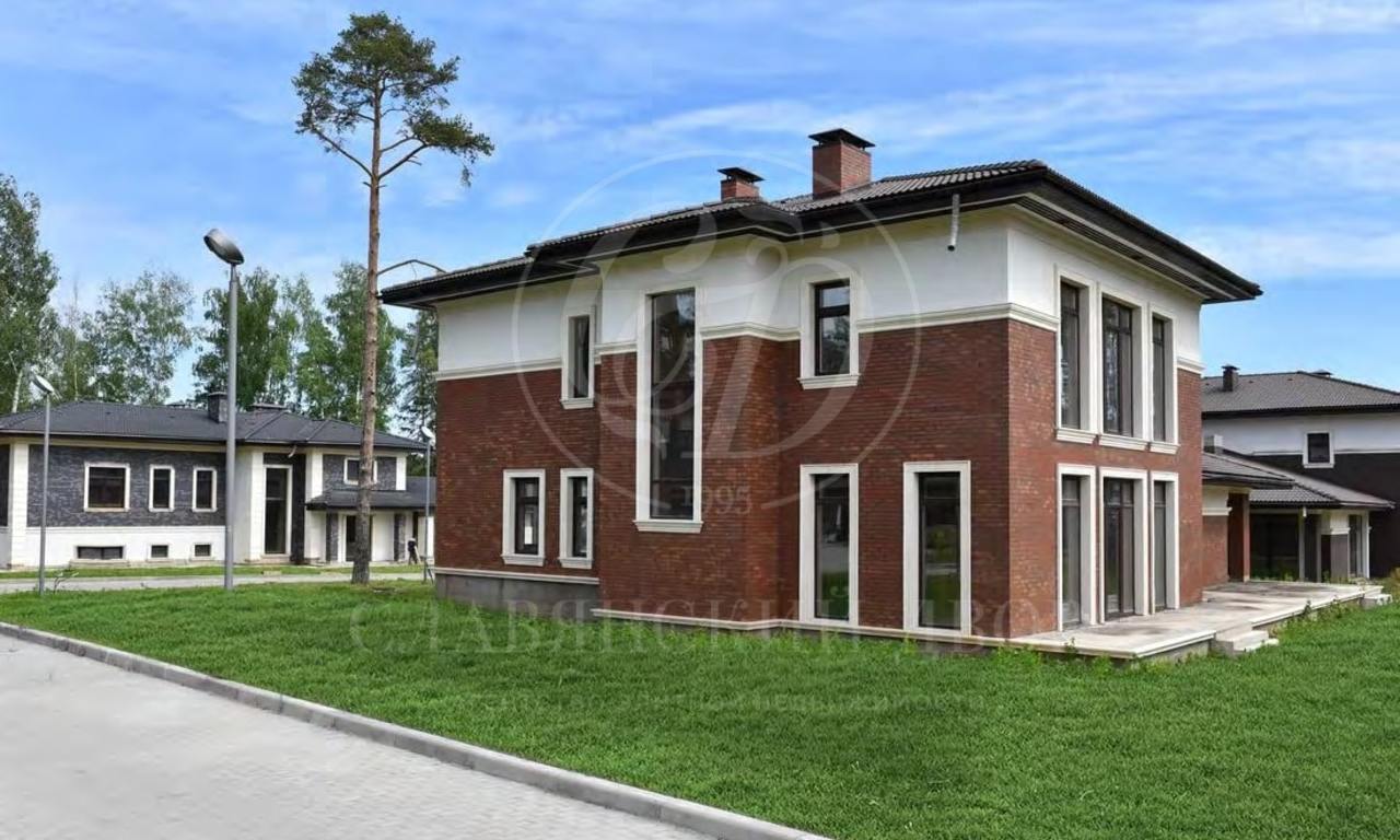 На продажу дом в поселке Петрово-Дальнее