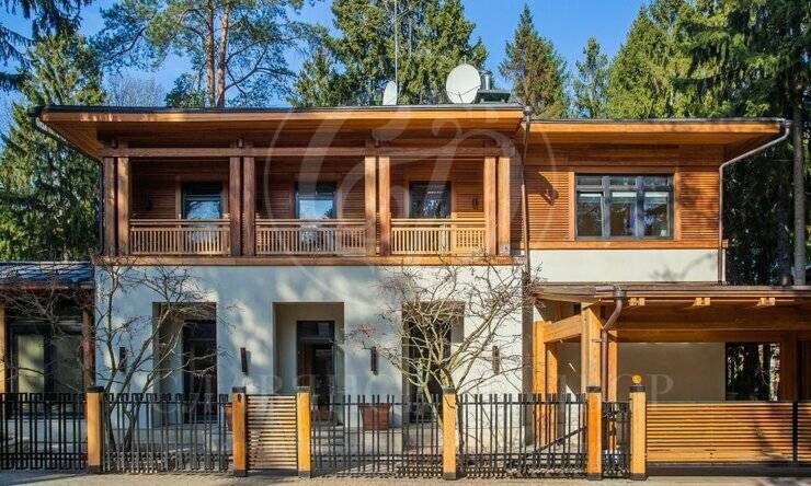 На продажу дом в поселке Шервуд