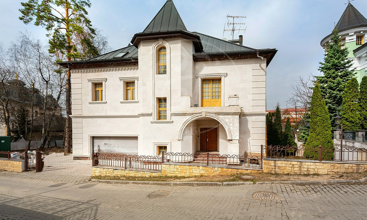 Дом, в статусном поселке Москвы «Екатериновке»