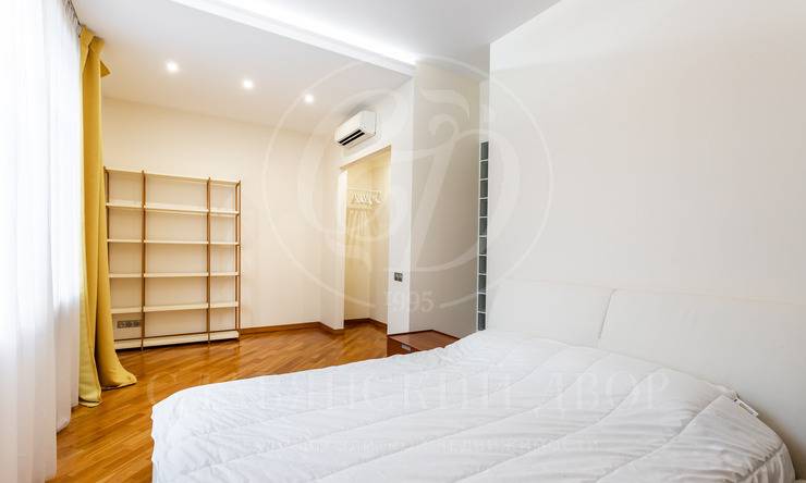 Лот-12100-268879 Продажа квартиры Цветной бульвар