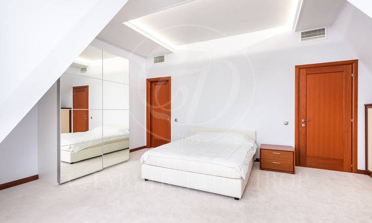 Лот-12100-268884 Продажа квартиры Цветной бульвар