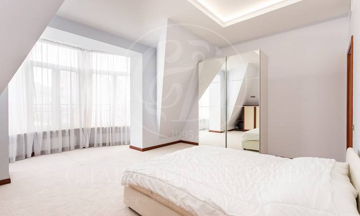 Лот-12100-268885 Продажа квартиры Цветной бульвар