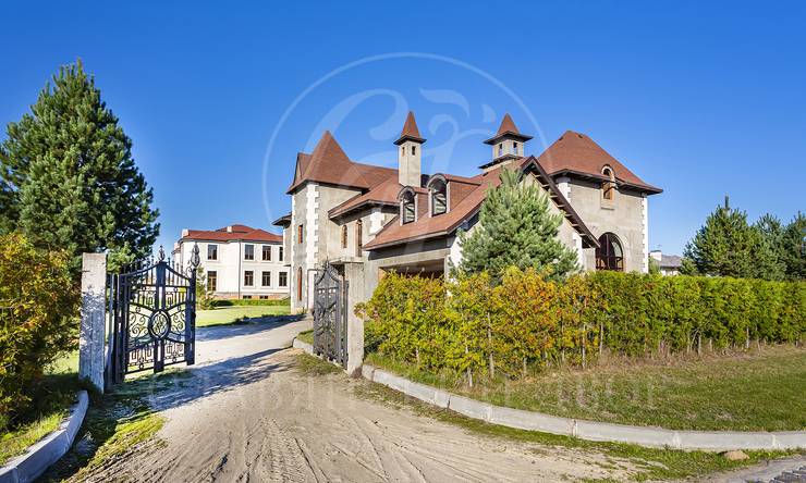 Лот-9532-286147 продажа дома Рублево-Успенское шоссе Шато Соверен (Chateau Souverain)