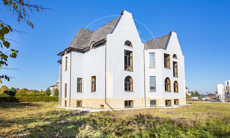Лот-9527-286176 продажа дома Рублево-Успенское шоссе Шато Соверен (Chateau Souverain)
