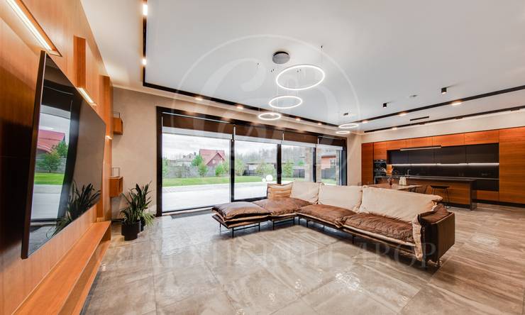 Лот-9951-292499 продажа дома Рублево-Успенское шоссе Шато Соверен (Chateau Souverain)