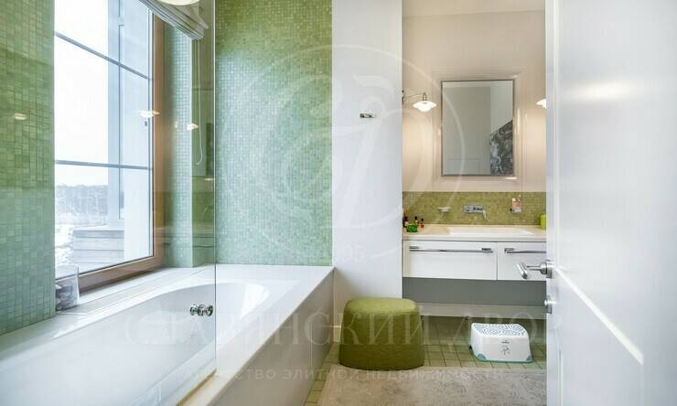 Лот-10053-298072 продажа дома Рублево-Успенское шоссе Жуковка Шале