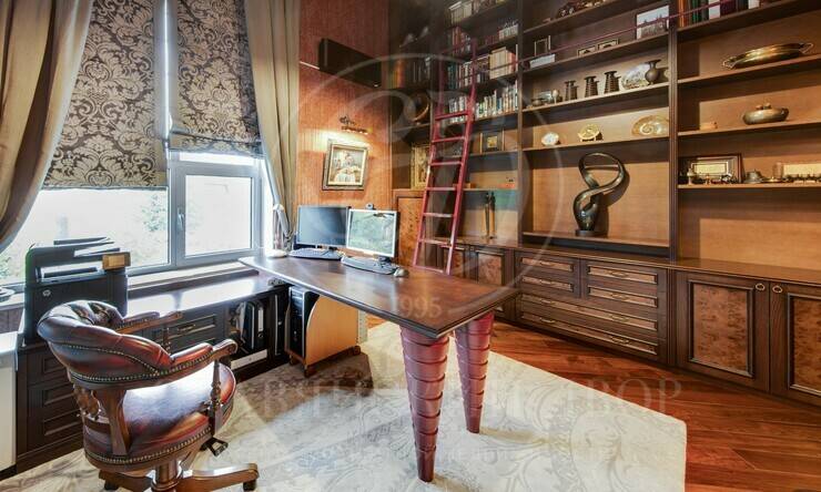 Лот-10467-316610 продажа дома Киевское шоссе Зимний сад 