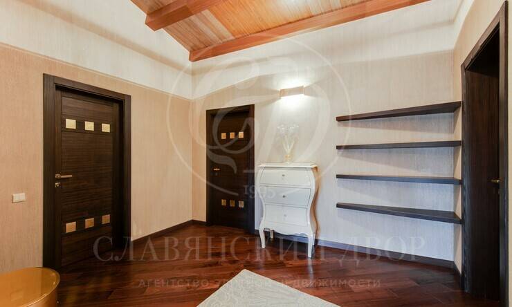 Лот-10467-316620 продажа дома Киевское шоссе Зимний сад 