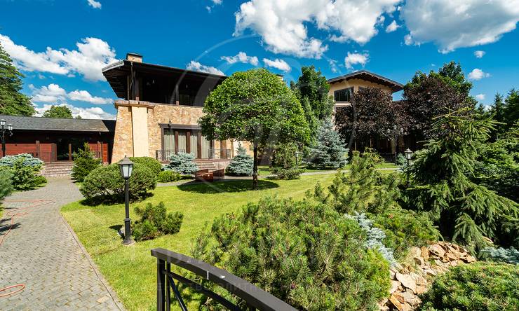 Лот-10512-320625 продажа дома Новорижское шоссе Бенилюкс