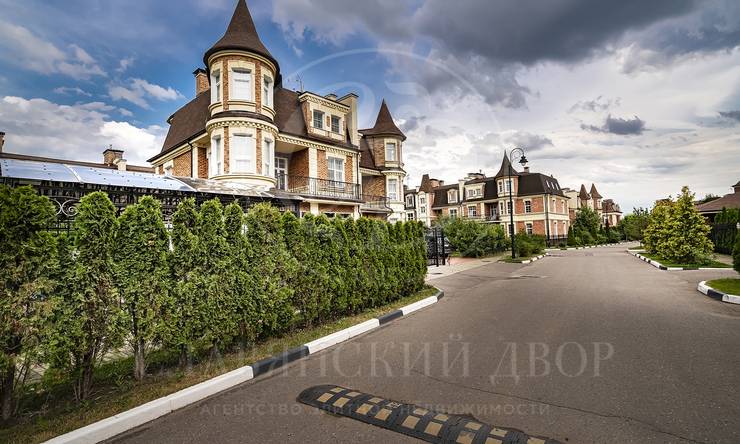 Лот-807-323899 посёлок Ильинка Лейнхаусы Рублево-Успенское шоссе Ильинское