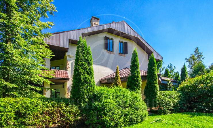 На продажу дом в поселке Пруды