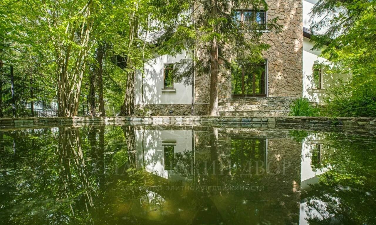 Хороший качественный дом с бассейном в самом сердце Рублево-Успенского направления!