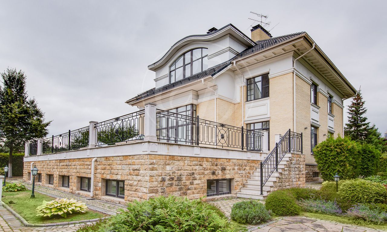 На продажу дом в поселке Архангельское