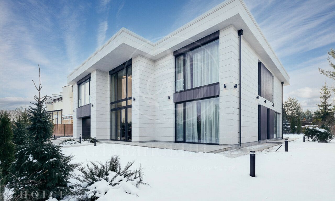 На продажу дом в поселке 3 Охота