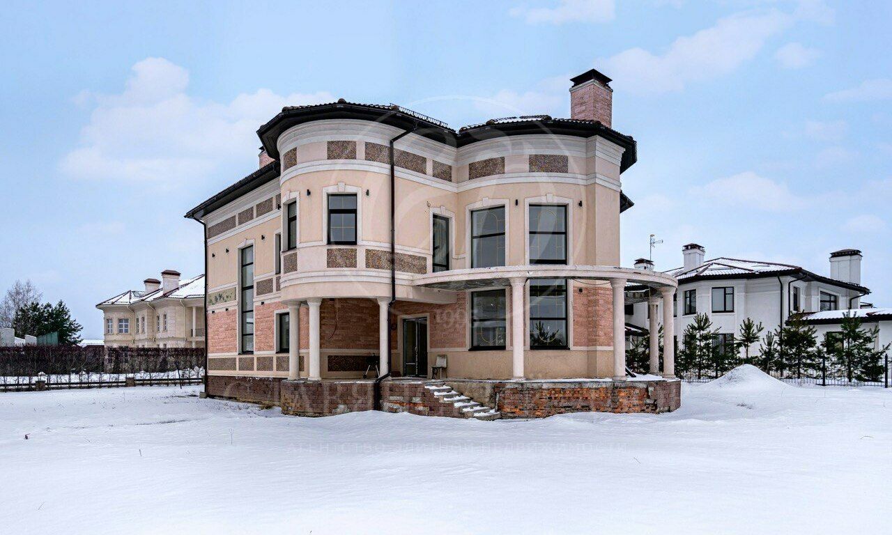 На продажу дом в поселке Миллениум парк