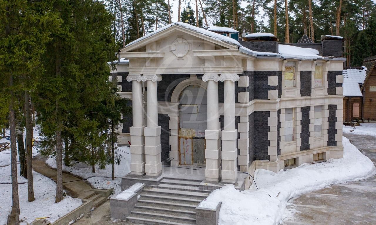 На продажу дом в поселке Сосновый Бор