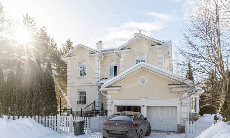 На продажу дом в поселке Николино