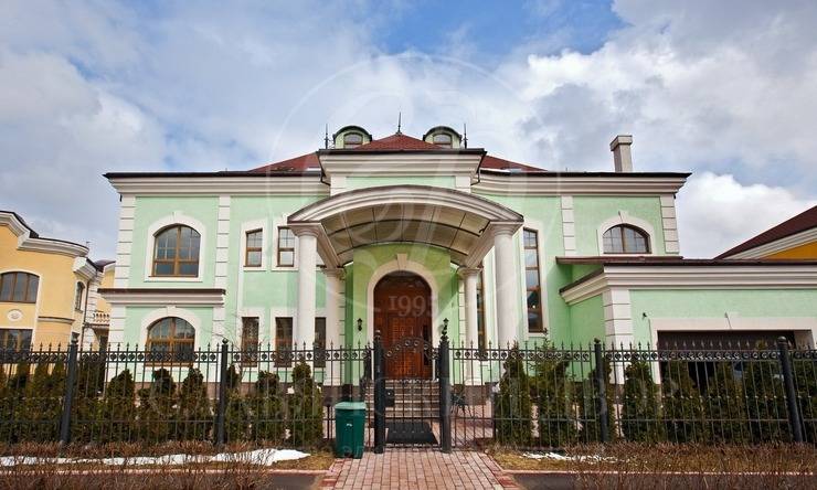 На продажу дом в поселке Новахово