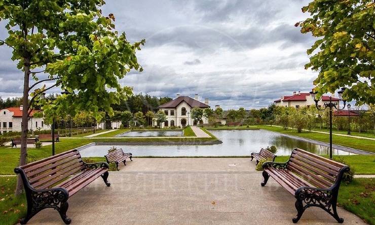 Лот-11327-361748 продажа дома Рублево-Успенское шоссе Шато Соверен (Chateau Souverain)