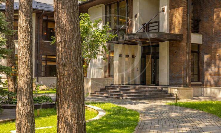 На продажу дом в поселке ФРМУ (КП Фонда развития Международного университета)