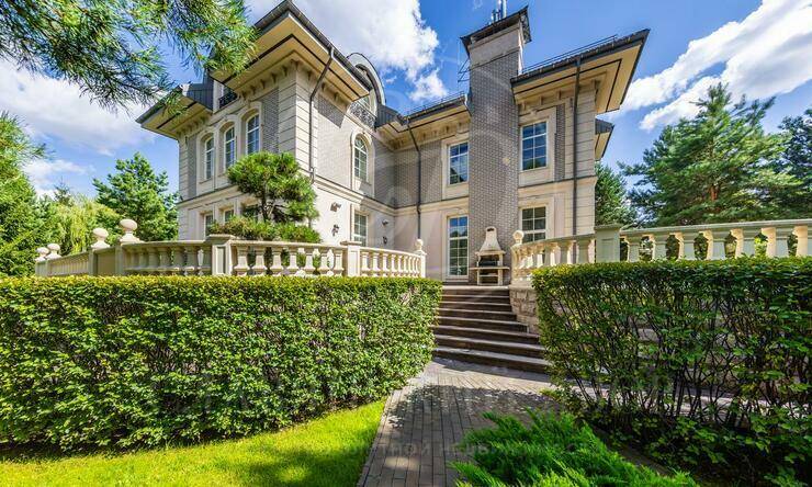 Лот-8356-397722 продажа дома Рублево-Успенское шоссе Жуковка 21 (XXI)