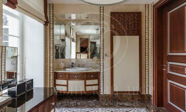 Лот-8356-397739 продажа дома Рублево-Успенское шоссе Жуковка 21 (XXI)