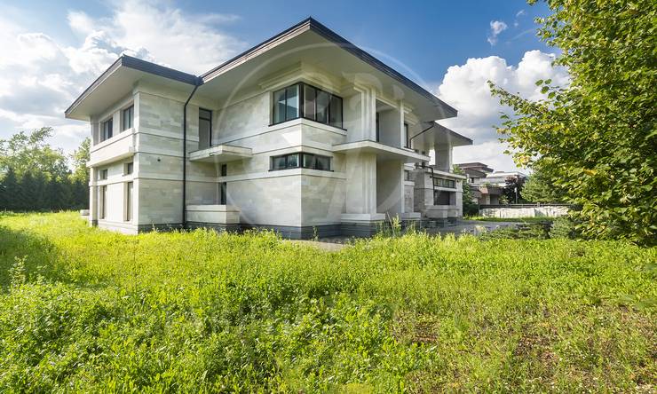 На продажу дом в поселке Жуковка 21 (XXI)