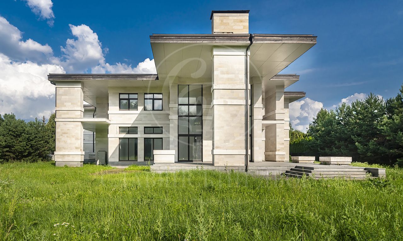 На продажу дом в поселке Жуковка 21 (XXI)