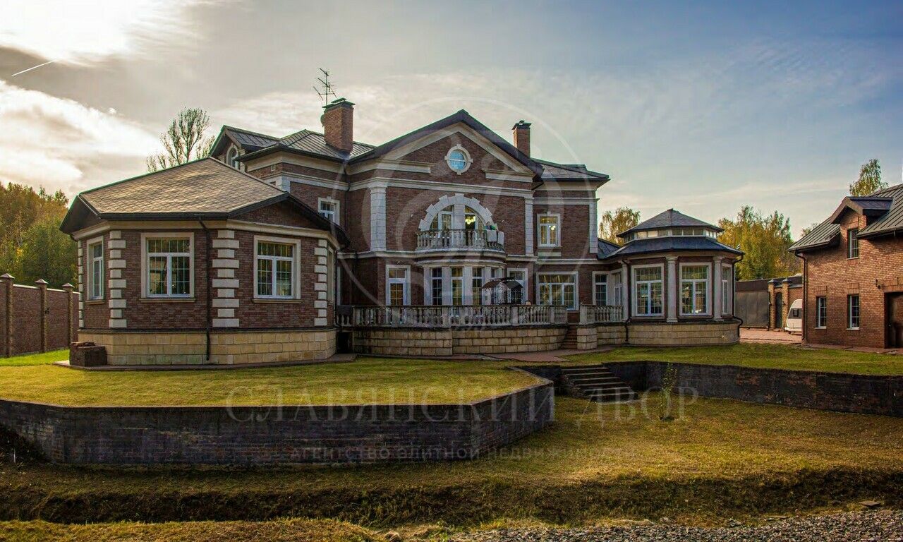 На продажу дом в поселке Немчиновка