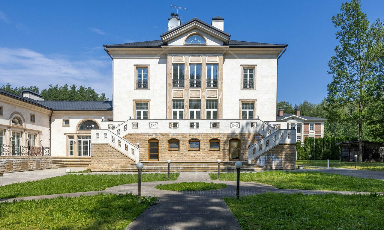 На продажу дом в поселке Барвиха