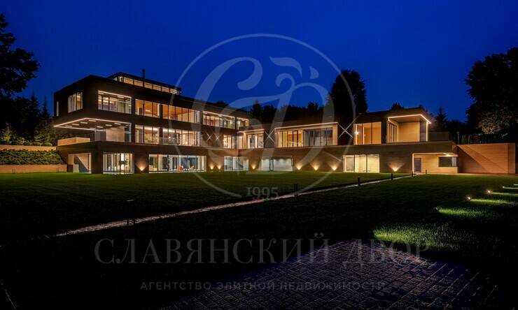 На продажу дом в поселке Рублёвские горки