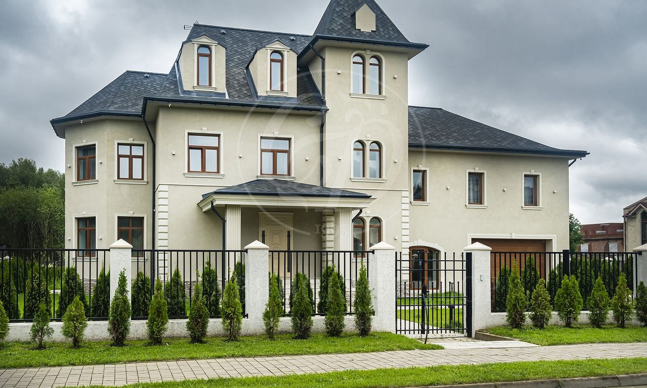 В аренду дом в поселке Шато Соверен (Chateau Souverain)