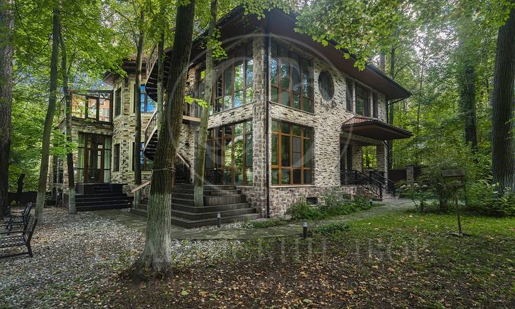 В аренду дом в поселке Жуковка Правая сторона