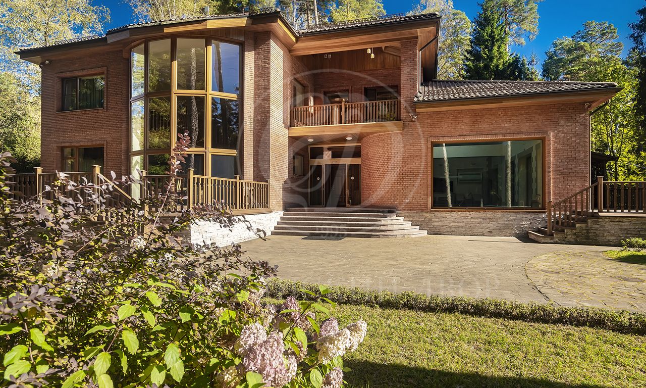 На продажу дом в поселке Николина гора