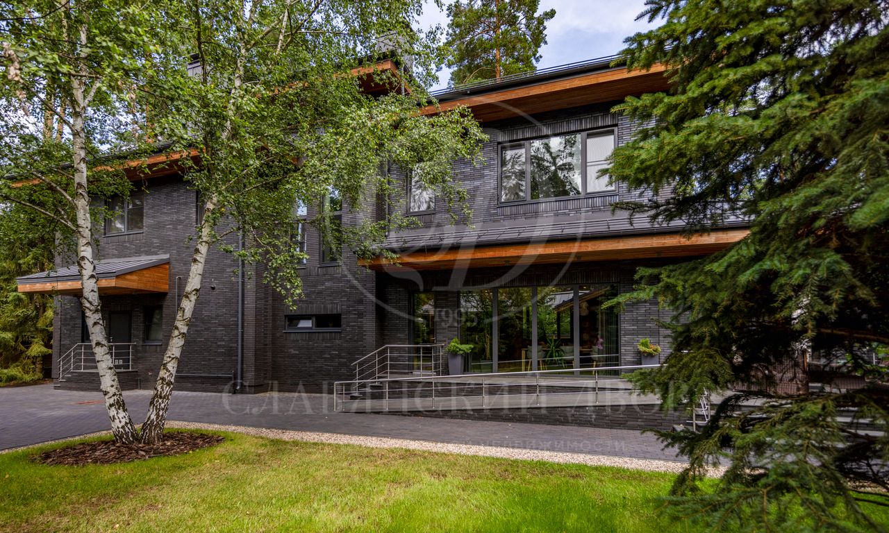 На продажу дом в поселке Сосновый Бор