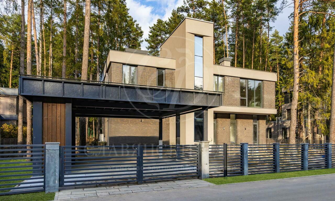 На продажу дом в поселке Маслово Парк