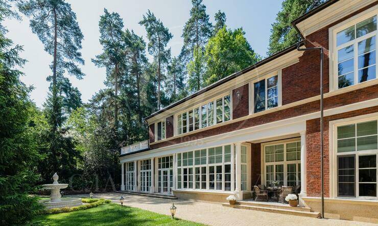 Лот-12239-433119 продажа дома Рублево-Успенское шоссе Жуковка  Академическая