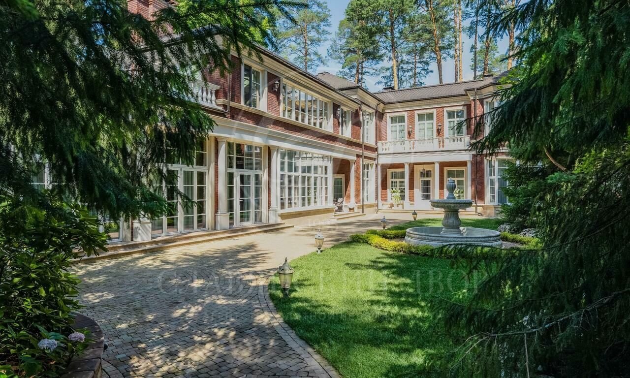 На продажу дом в поселке Жуковка  Академическая