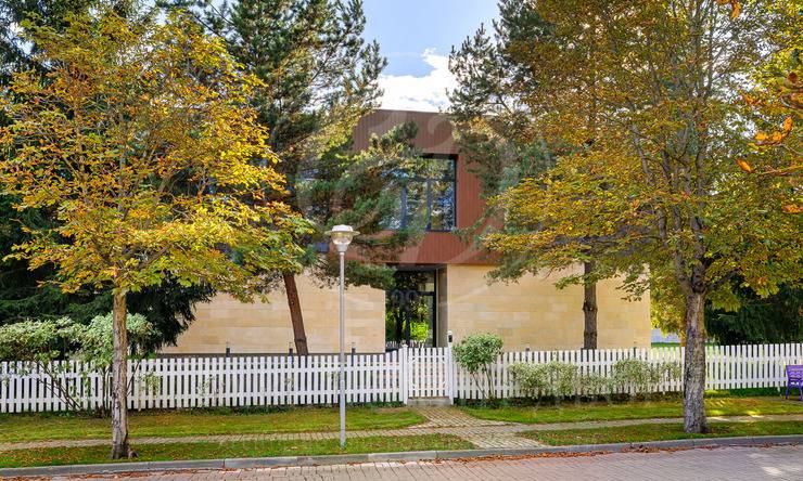 Лот-11848-433322 продажа дома Новорижское шоссе Бенилюкс