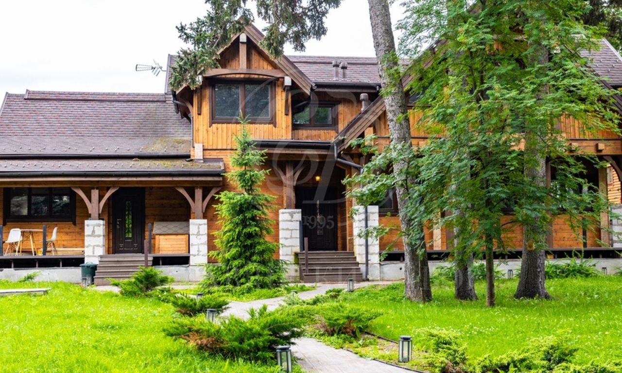 На продажу дом в поселке Новопеределкино