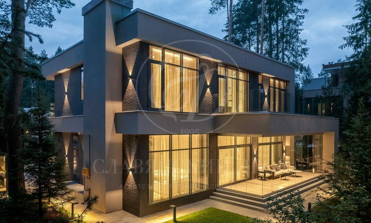 На продажу дом в поселке Маслово Парк