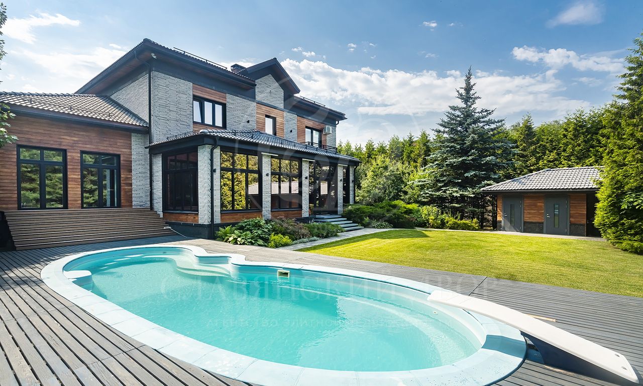 На продажу дом в поселке Архангельское-2