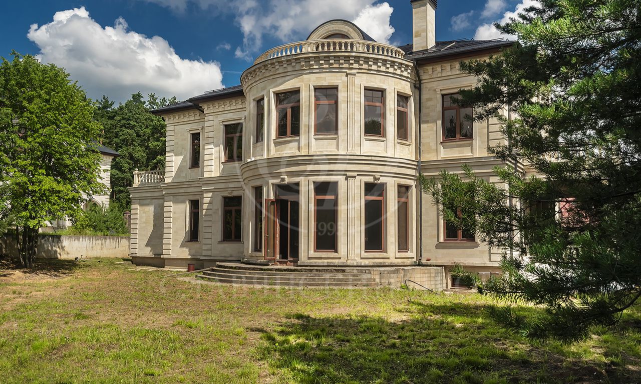 На продажу дом в поселке Архангельское-2